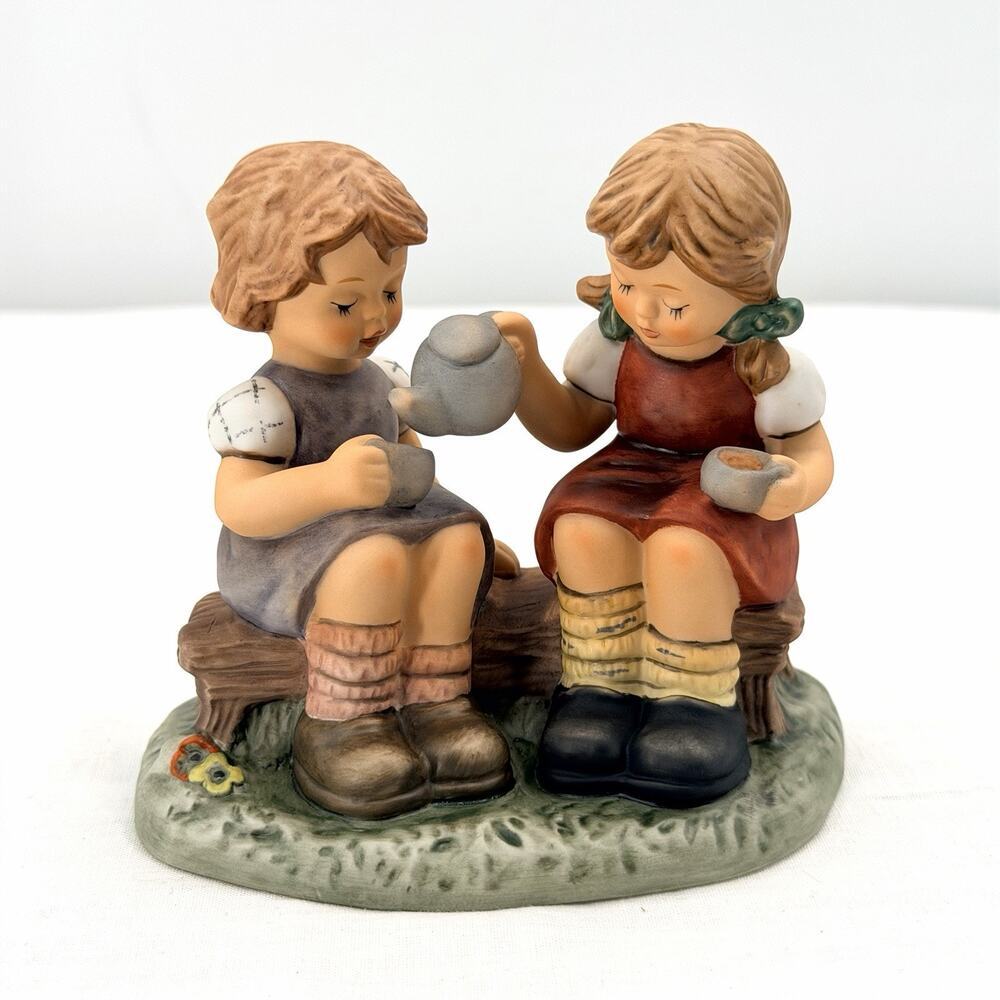 Vintage Goebel Berta Hummel “Tea Time” Figurine BH 121 Original Box & Papers